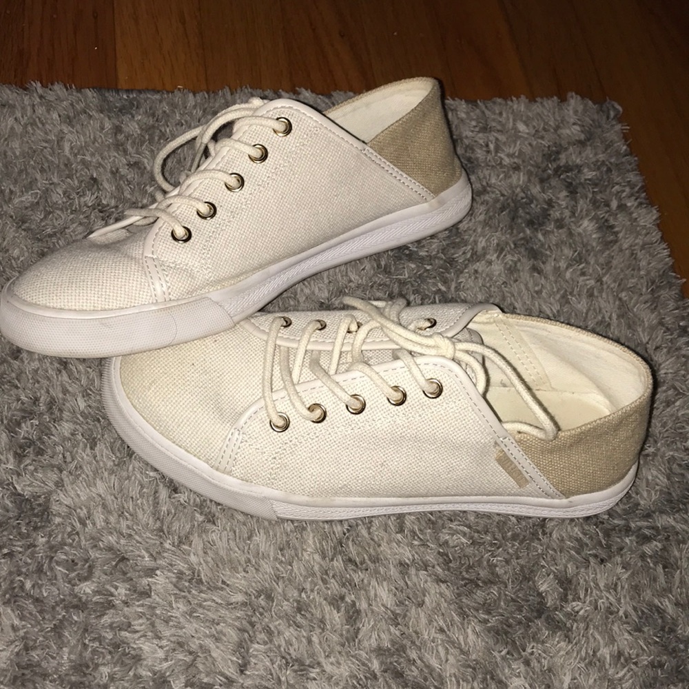 Tommy Hilfiger shoes!!!! Size 6.5 NWOT
